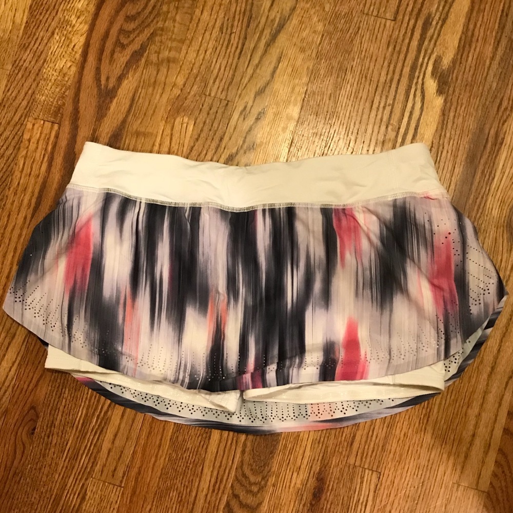 Lululemon skirt size 8